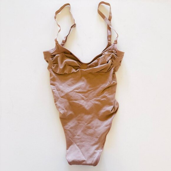 NWOT Skims Shapewear Thong Bodysuit - Picture 1 of 4
